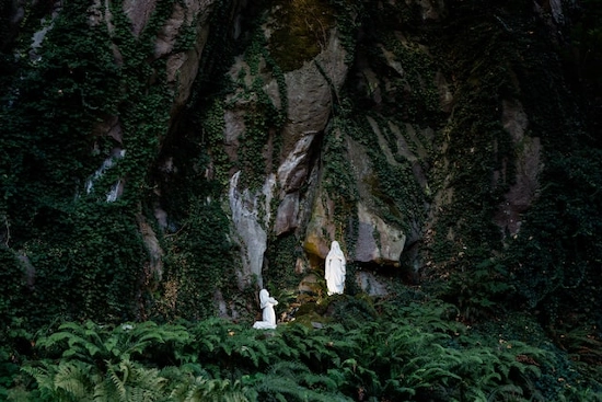 Christi-Lux-Sanctuaries-Lourdes